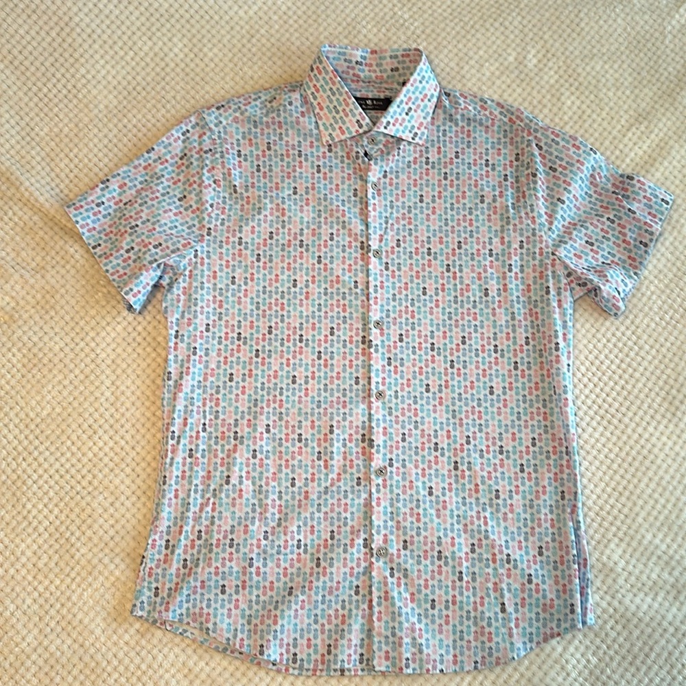 Stone Rose Pineapple Short-Sleeve Button Down